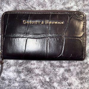 CLOSEOUT SALE!! Dooney & Bourke Denison Zip Around Phone Wristlet